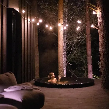 Luxury Forest With Hot Tub